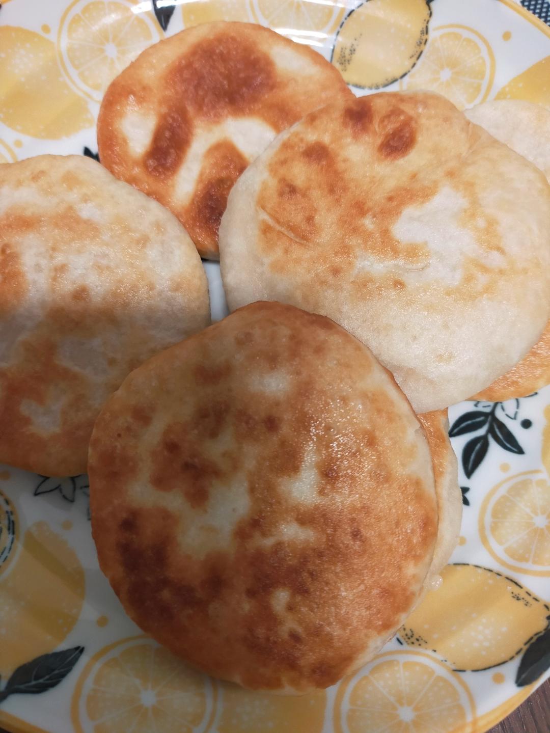 烫面小糖饼 柔软劲道 凉了也不硬 做法简单一看就会 附细节视频详解