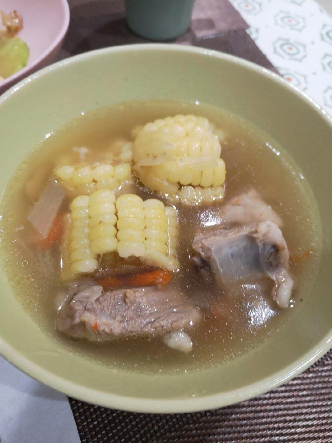 排骨玉米汤