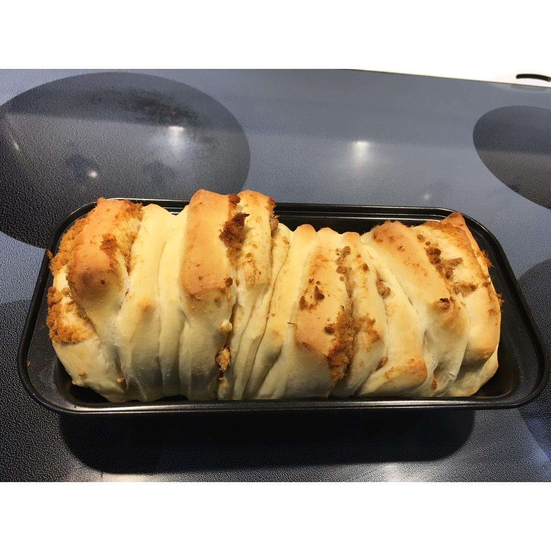 手撕千层肉松面包