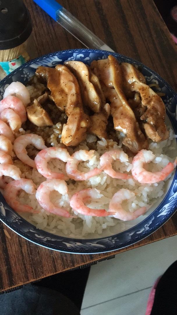 【黑椒鸡腿饭】