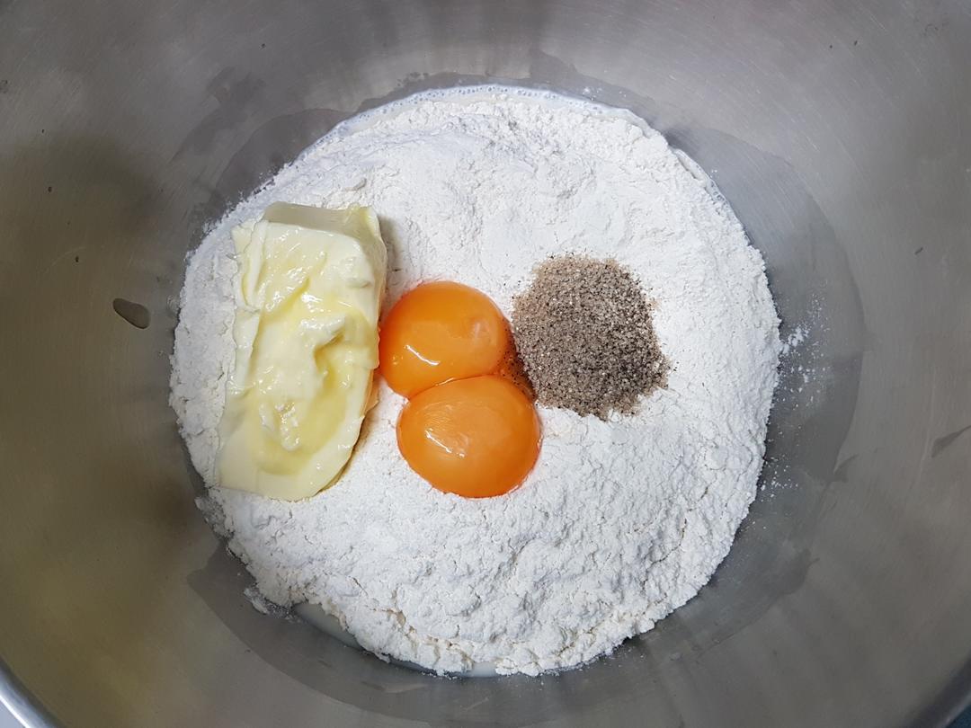 纯奶手撕吐司的做法 步骤1