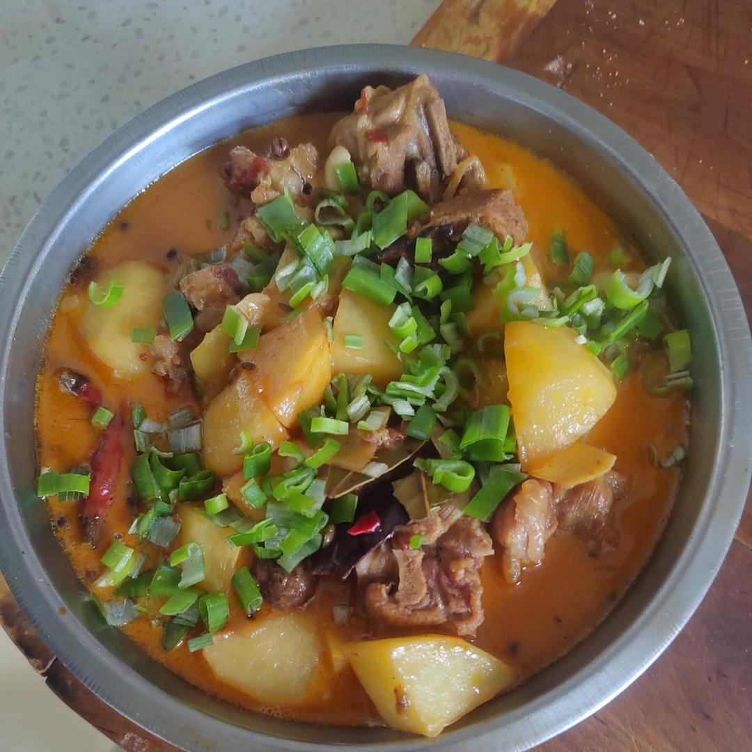 土豆烧排骨