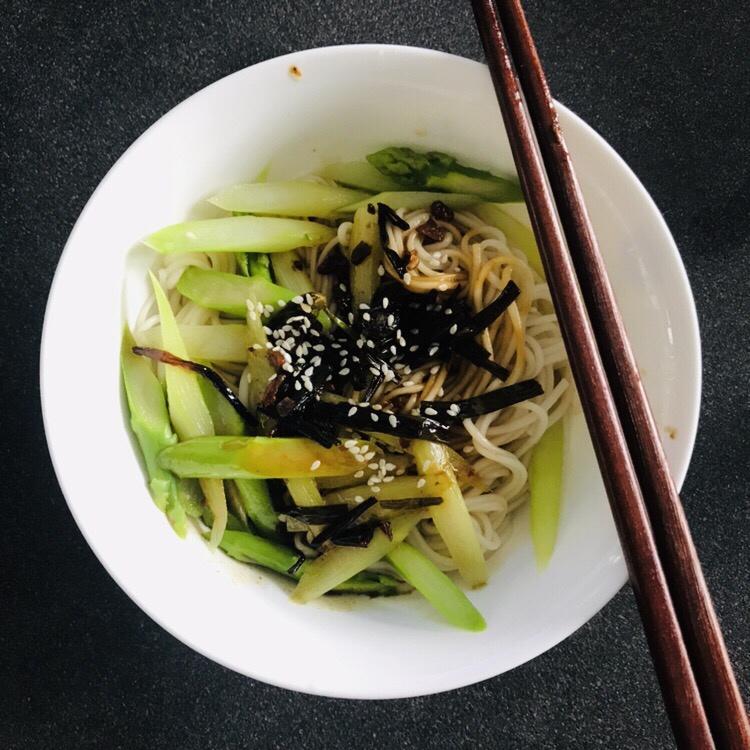 10分钟搞定的一碗葱油拌面