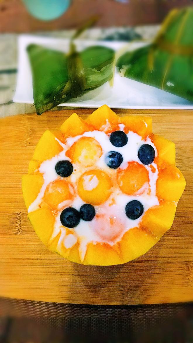 懒人瘦身甜点—木瓜酸奶捞的做法