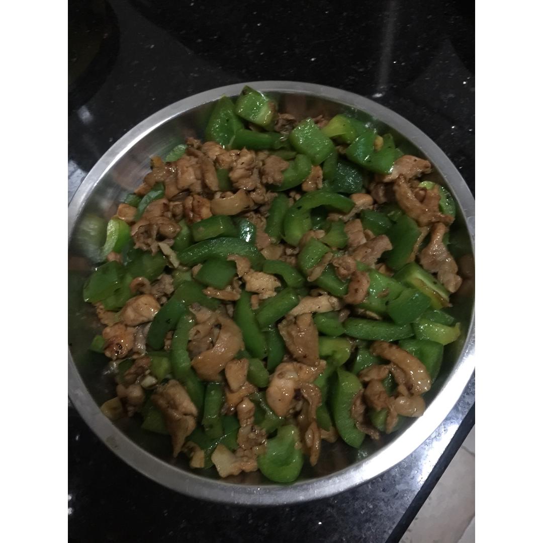 青椒炒鸡腿肉（大厨级别）