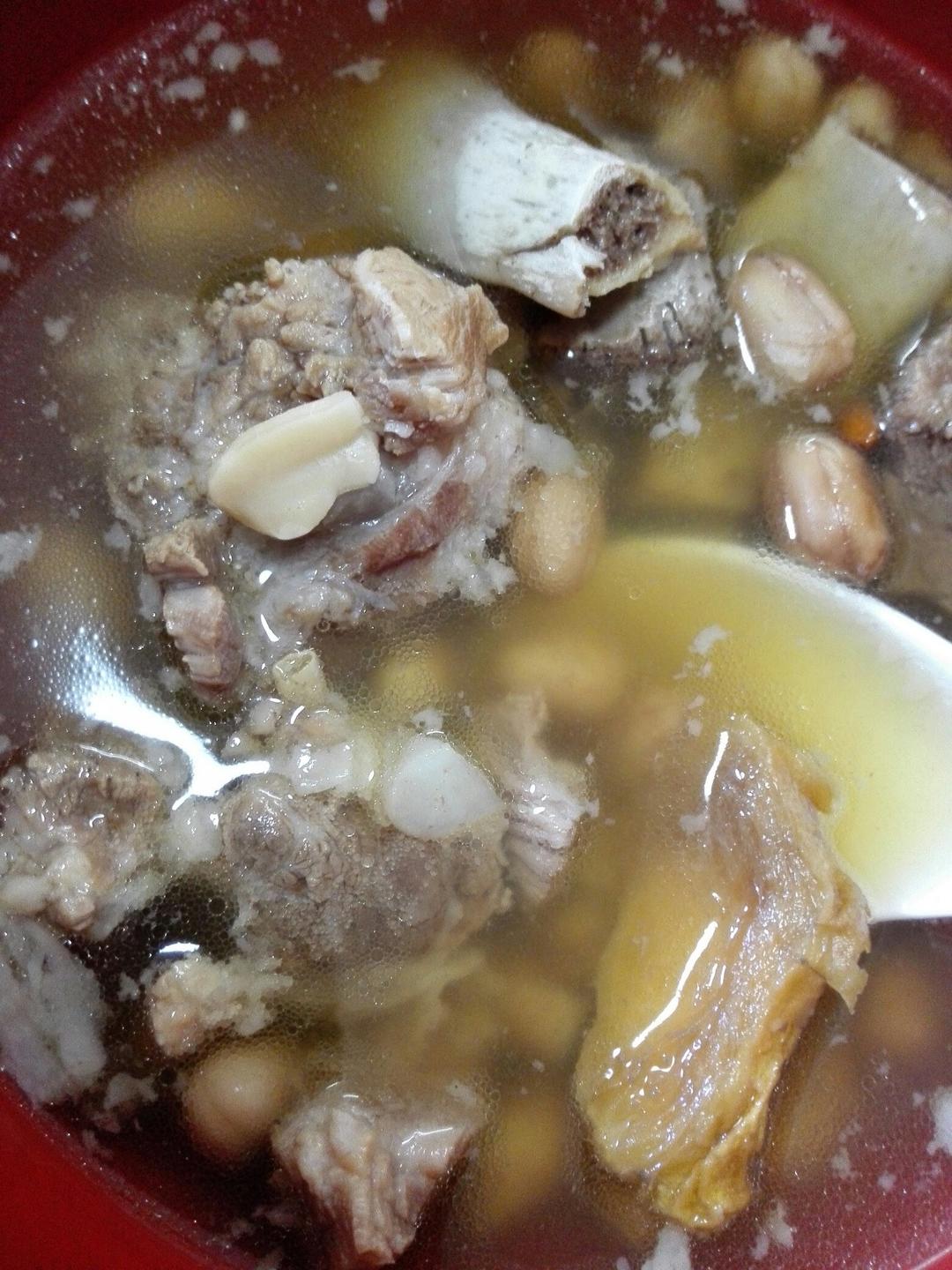 莲藕花生排骨汤