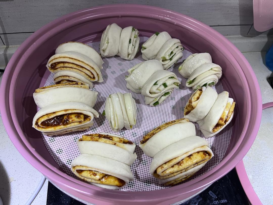 超级好吃的麻辣花卷