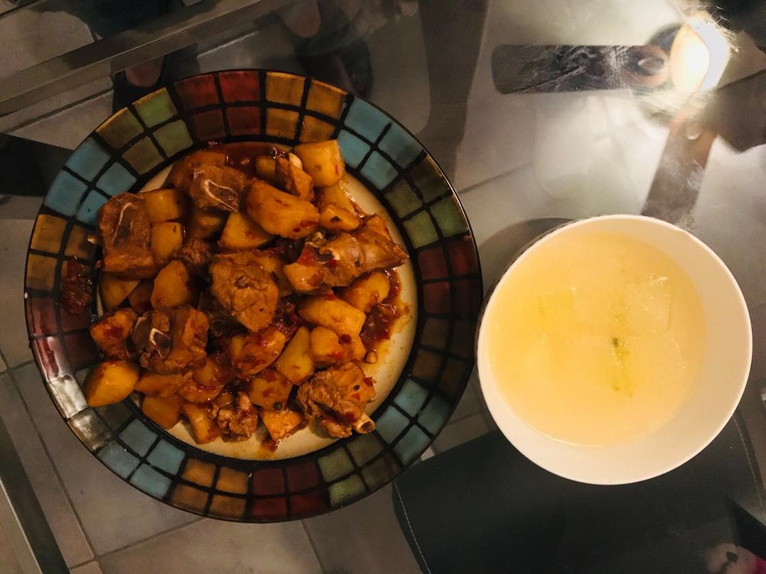 川味土豆烧排骨