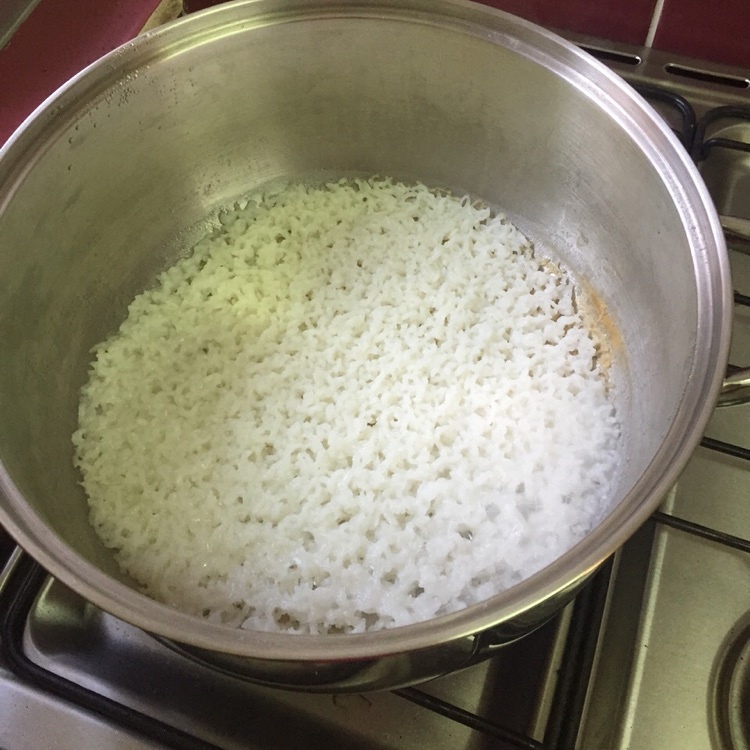 汤锅蒸米饭～只有一个汤锅照样吃米饭～的做法