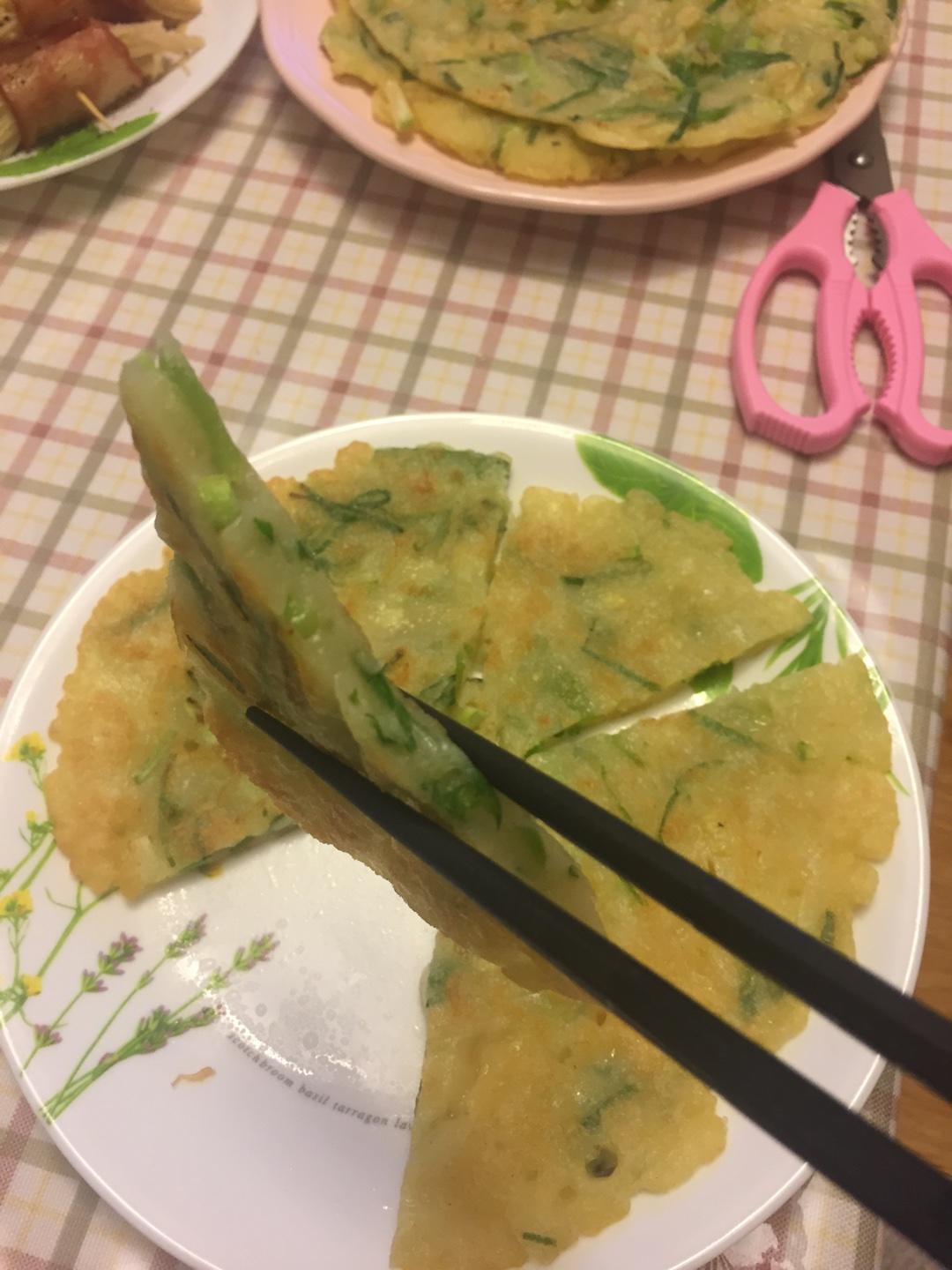 三食三餐韭菜煎饼的做法