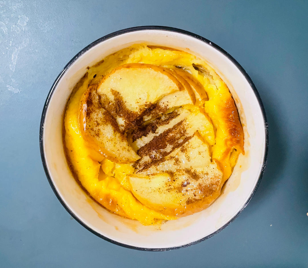 一只鸡蛋用量的荷兰宝贝松饼【肉桂苹果dutch baby】