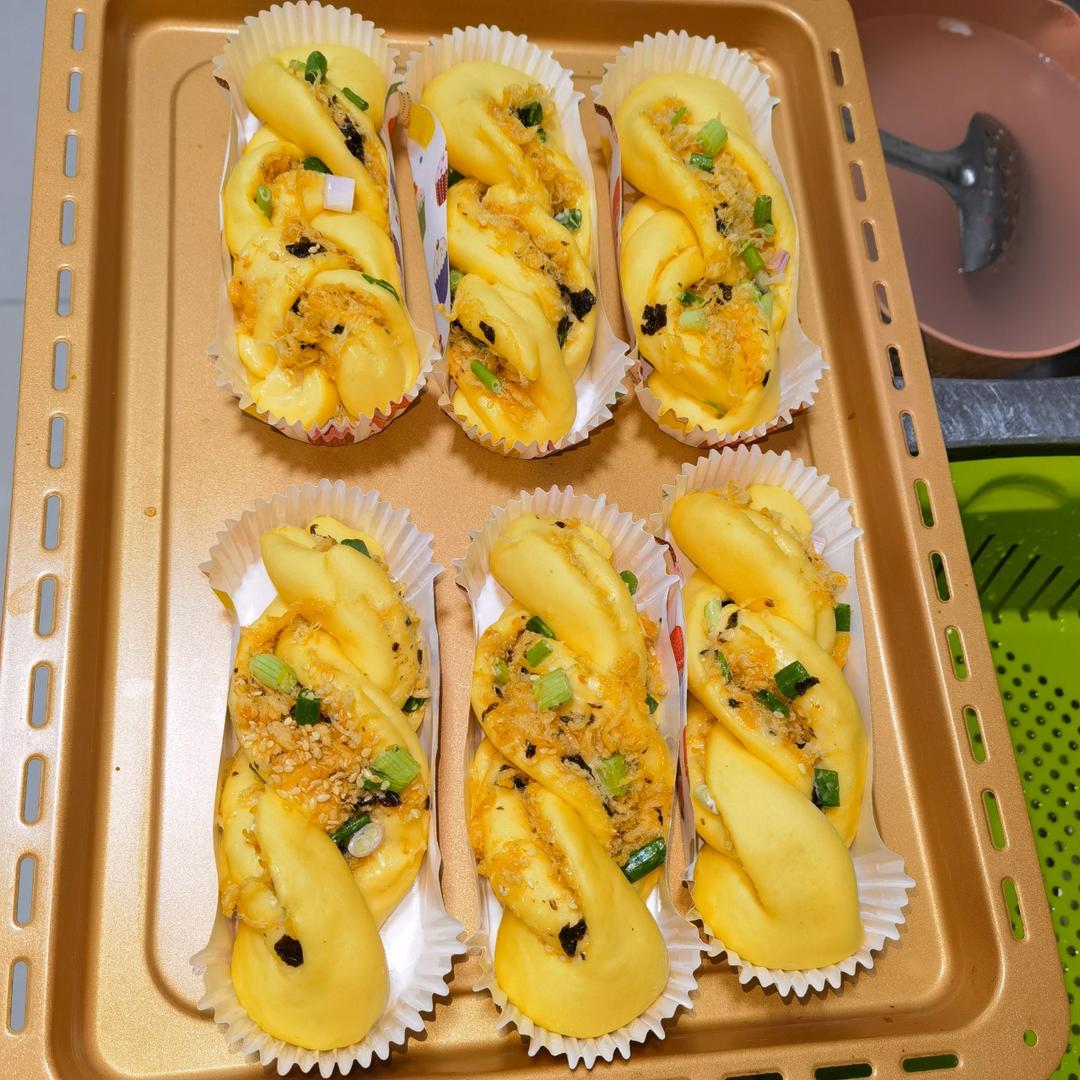 香葱肉松面包