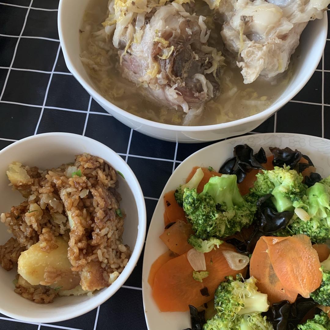 土豆焖饭（电饭锅版）