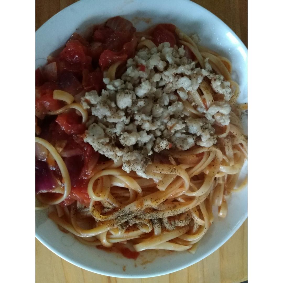 番茄肉酱意大利面