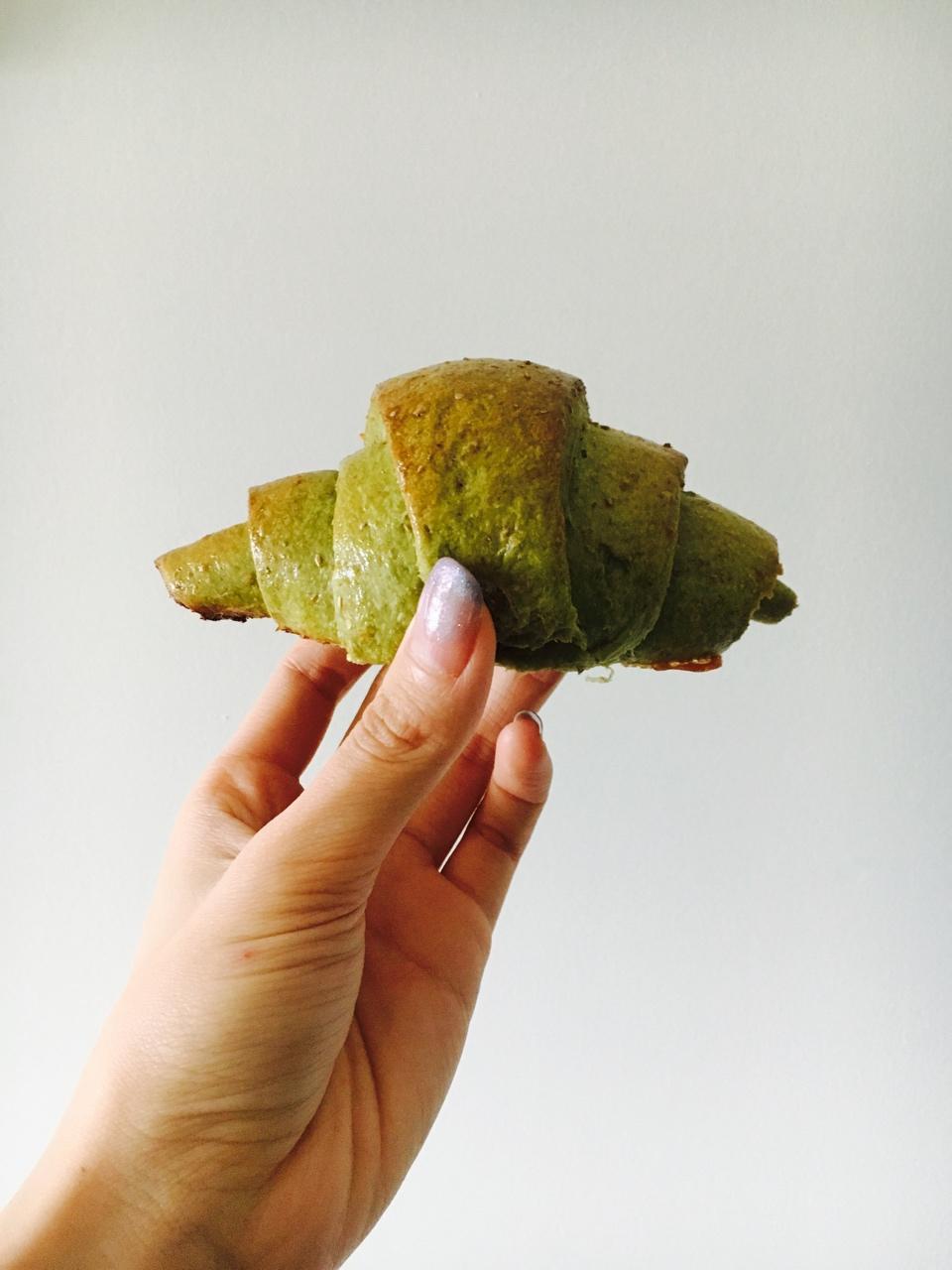 抹茶蜜豆牛角包