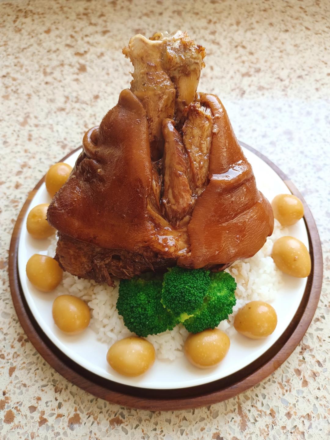 在家复刻肘子盖饭，真的被香迷糊了！