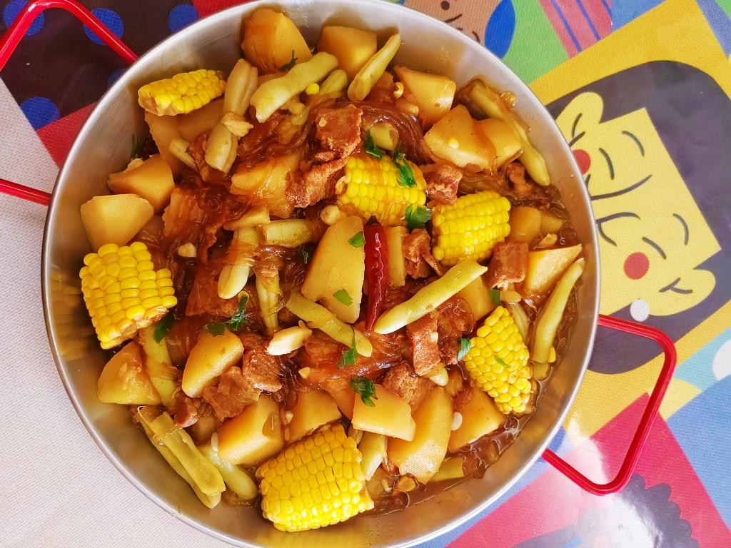 🌽土豆芸豆炖五花肉粉条