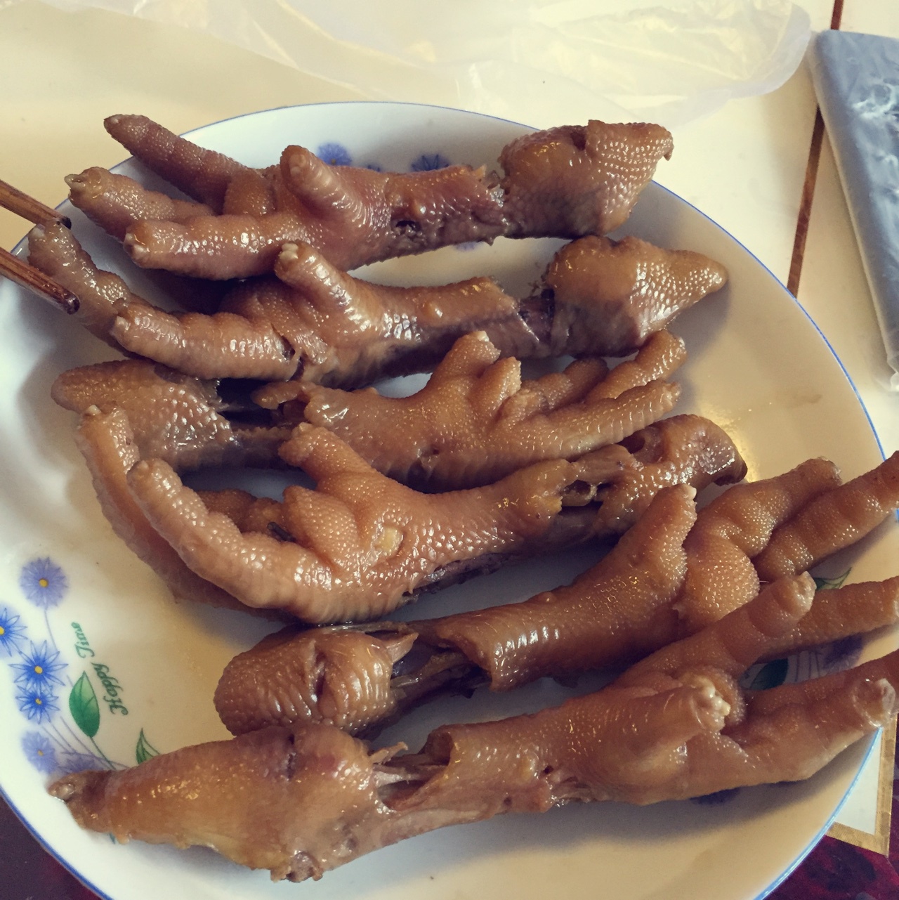 嘉恩妈咪做的卤鸡爪