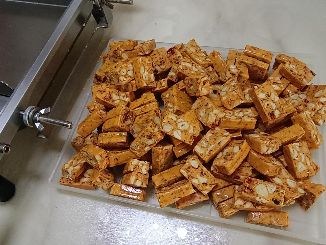 麻辣花生牛扎糖一棉花糖版