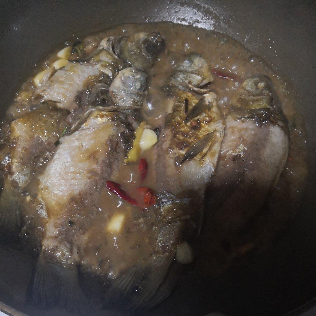 红烧鲫鱼
