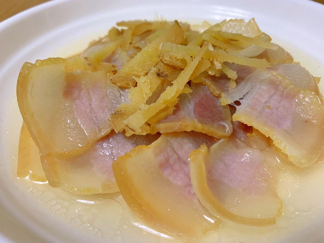 蔡家的小厨娘做的咸肉蒸春笋
