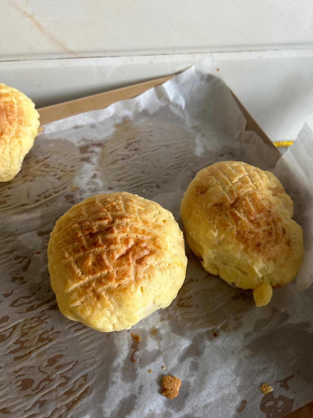 好吃到炸裂的港式菠萝包（附带制作酥皮的小视频）