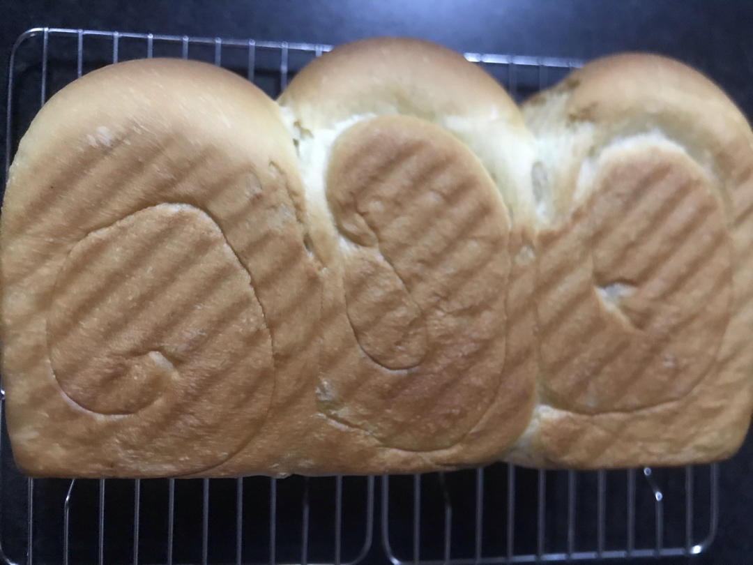 基础款牛奶吐司（拍了详细的制作过程）