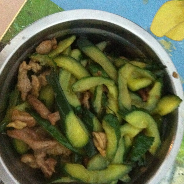 黄瓜炒肉片