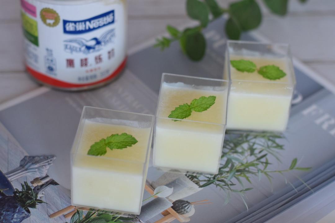 酸奶燕麦慕斯杯