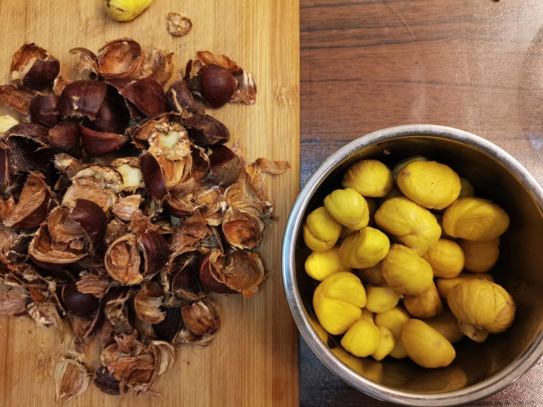 巧剥板栗皮的方法