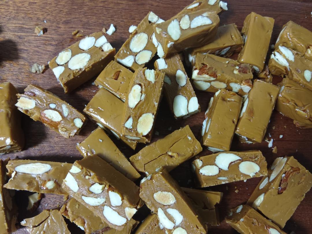 比牛轧糖还要好吃的花生太妃糖（消耗淡奶油）