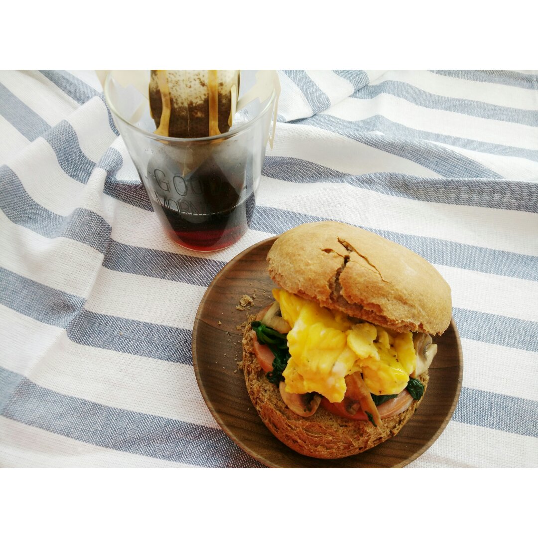 【清淡主义】菠菜鸡蛋蘑菇三明治