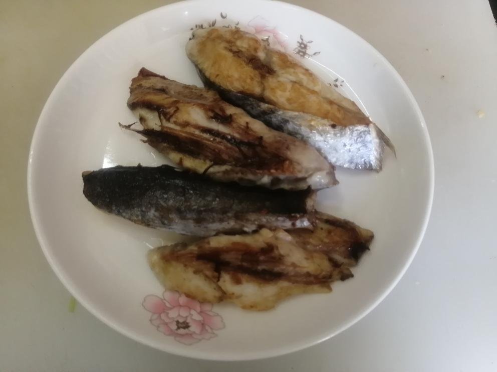 【香煎马胶鱼的做法步骤图,香煎马胶鱼怎么做好吃】寿司之男_下厨房