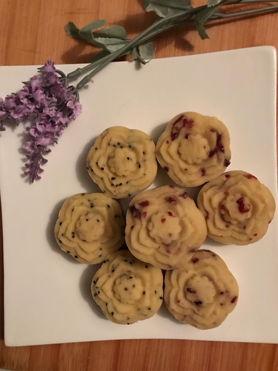 入口即化的蔓越莓绿豆糕