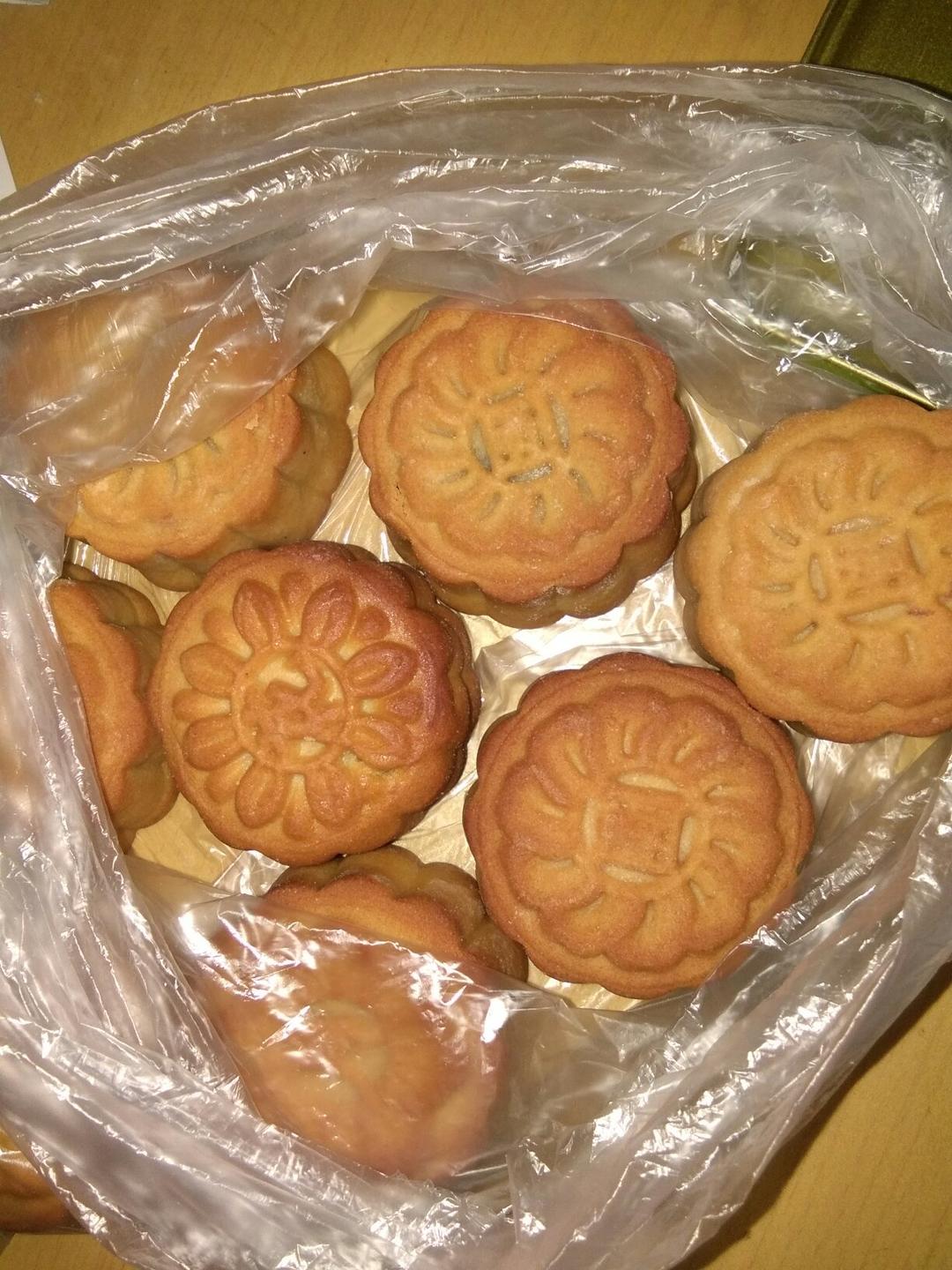 广式月饼—蛋黄莲蓉月饼