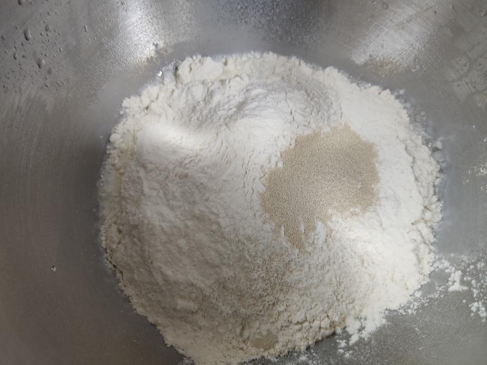 纯奶手撕吐司的做法 步骤1