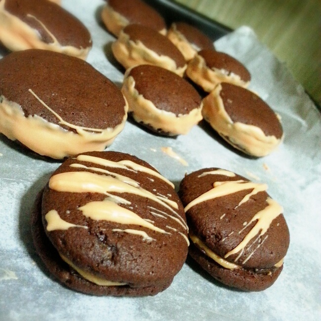 Mini Milk Chocolate Sandwich Cookies 迷你巧克力夹心曲奇