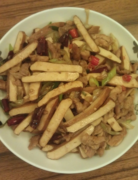 青椒香干炒肉丝