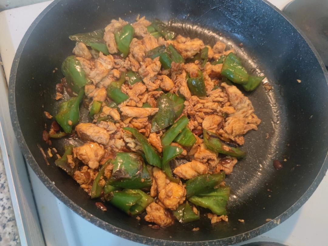 超级下饭的虎皮青椒炒鸡蛋，香辣入味