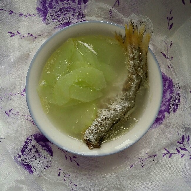 黄瓜小鱼汤的做法