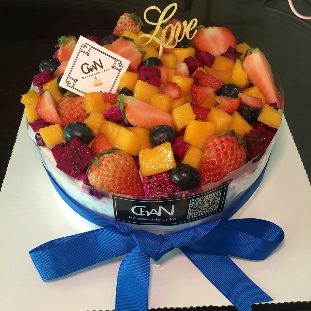 奶油水果装饰蛋糕