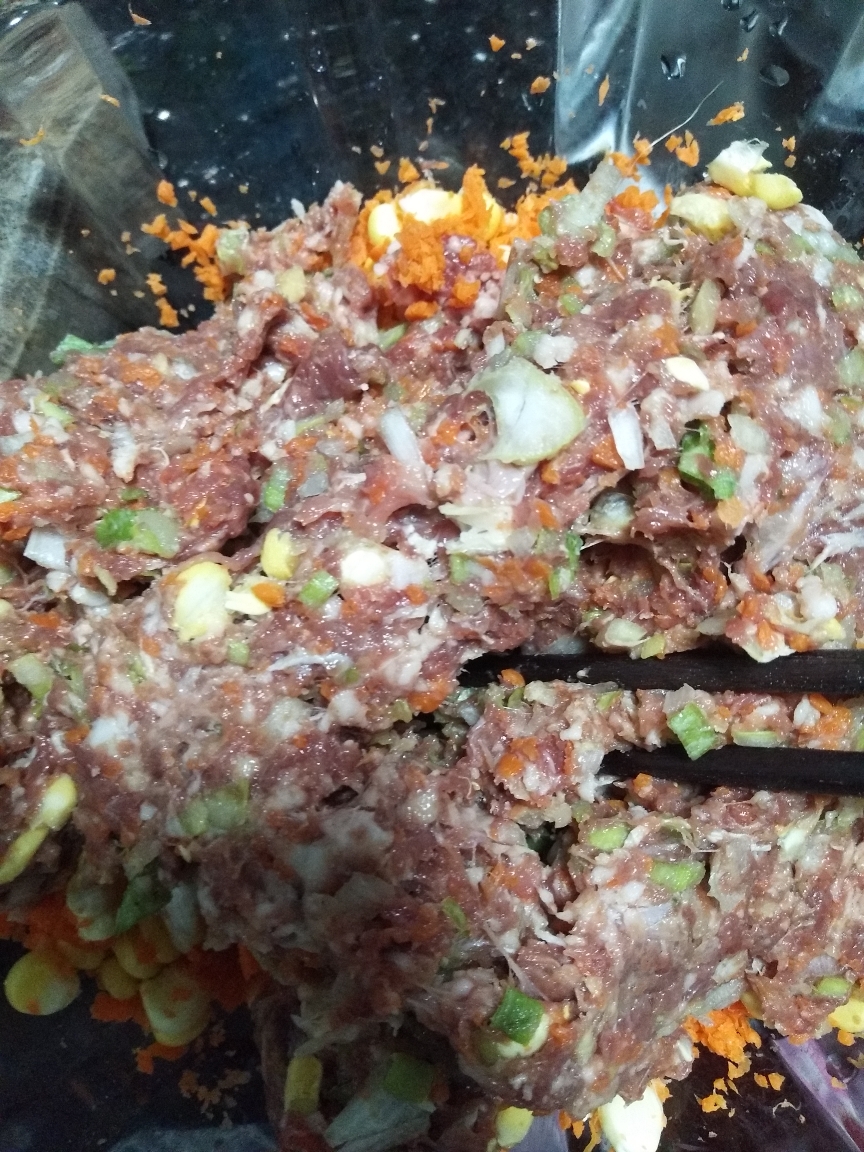翡翠白菜饺子――羊肉胡萝卜馅的做法 步骤4