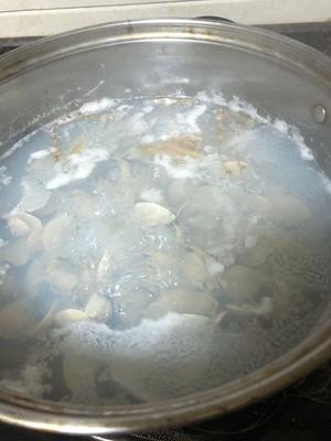 白贝瘦肉丝瓜汤的做法 步骤2