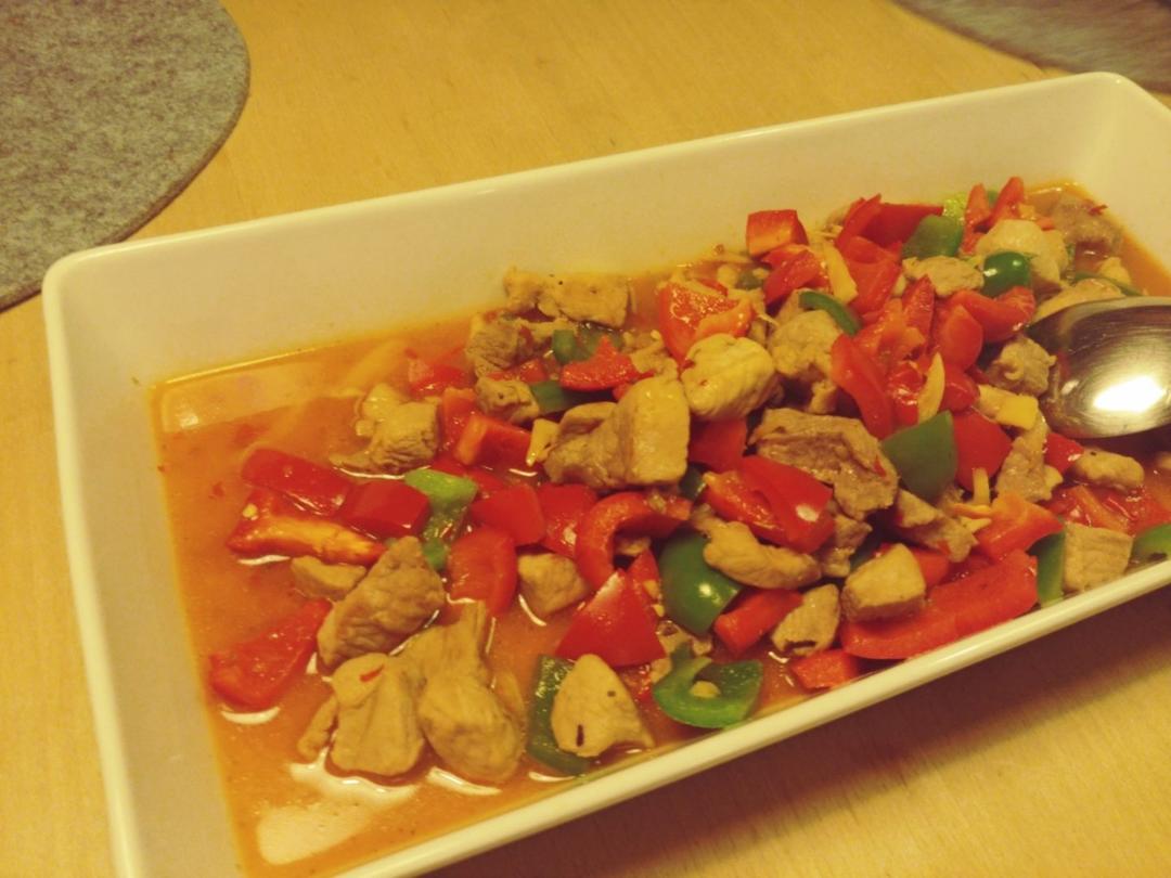 彩椒炒肉（柿子椒炒肉）