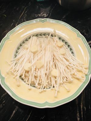 蒸菜：金针菇蒸排骨的做法 步骤3