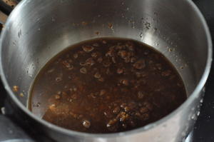 浓烈到深处：黑胡椒黑糖海盐焦糖酱的做法 步骤1