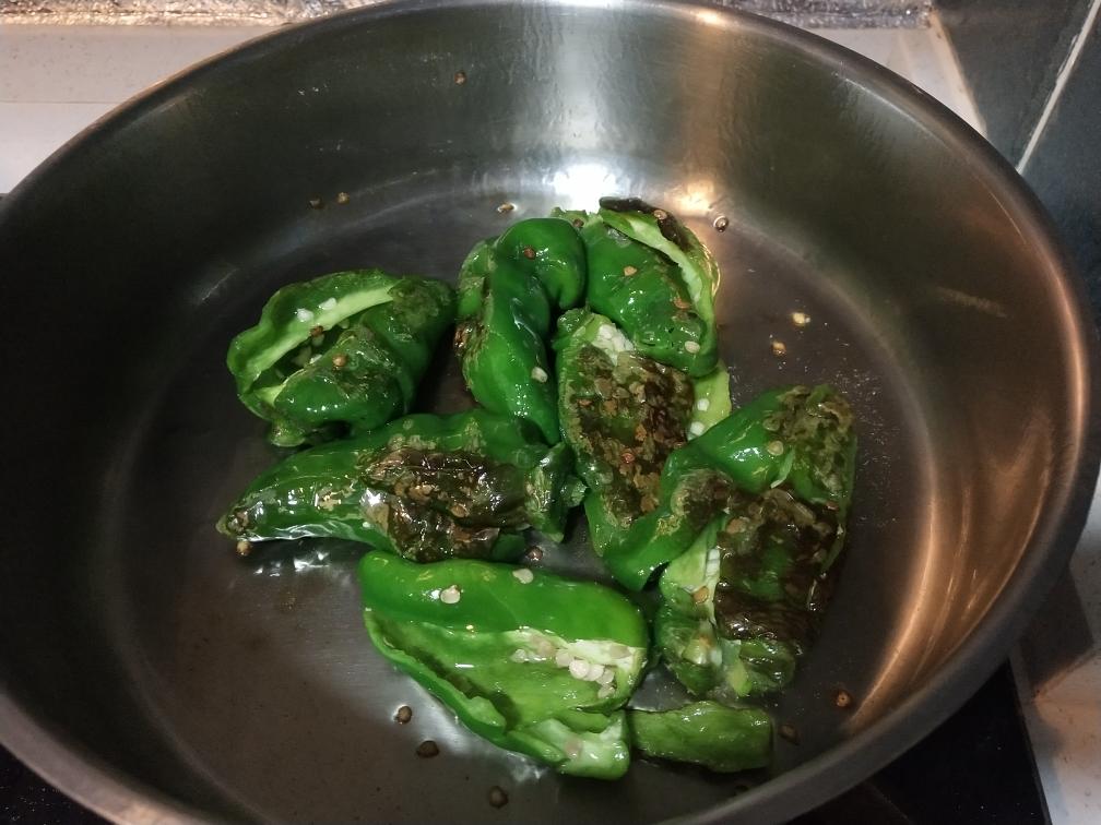 皮蛋擂青椒的做法
