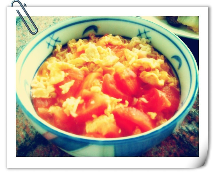 一份幸福的早餐：释放正能量的番茄鸡蛋面