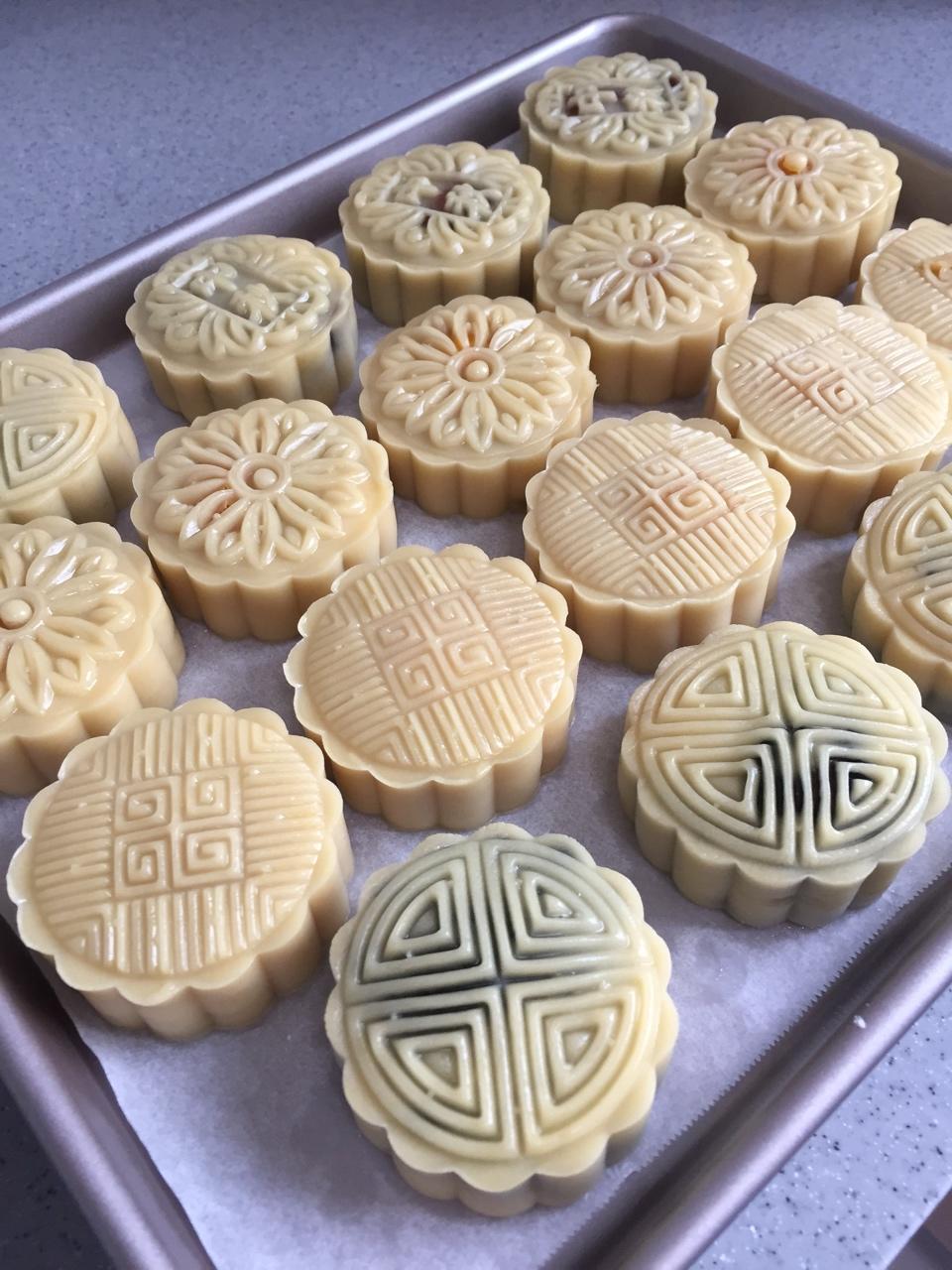 广式月饼—蛋黄莲蓉月饼