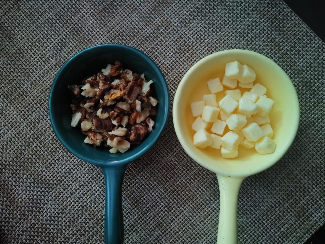 低碳水芝士核桃包